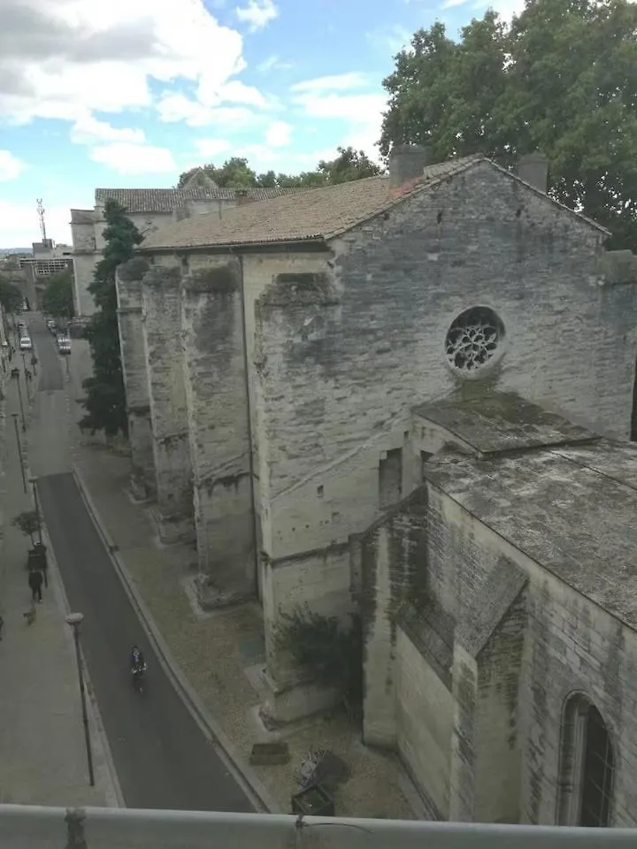 Charmant Appartement Intra-Muros Avignon 0*,